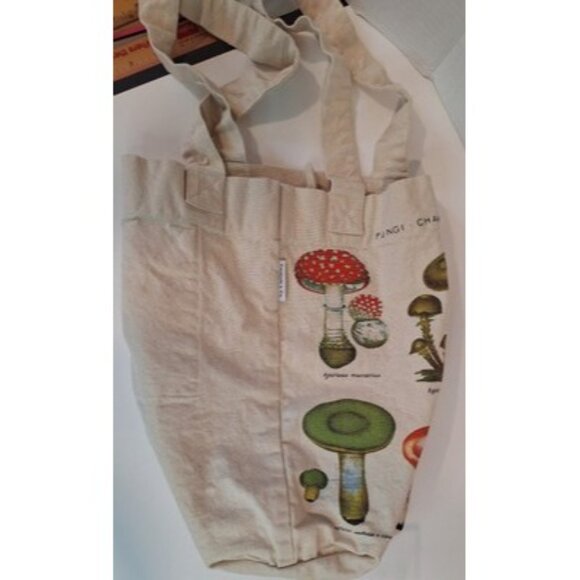 Cavallini & Co Mushrooms Tote Farmers Market Bag Inside Pocket - Picture 7 of 12